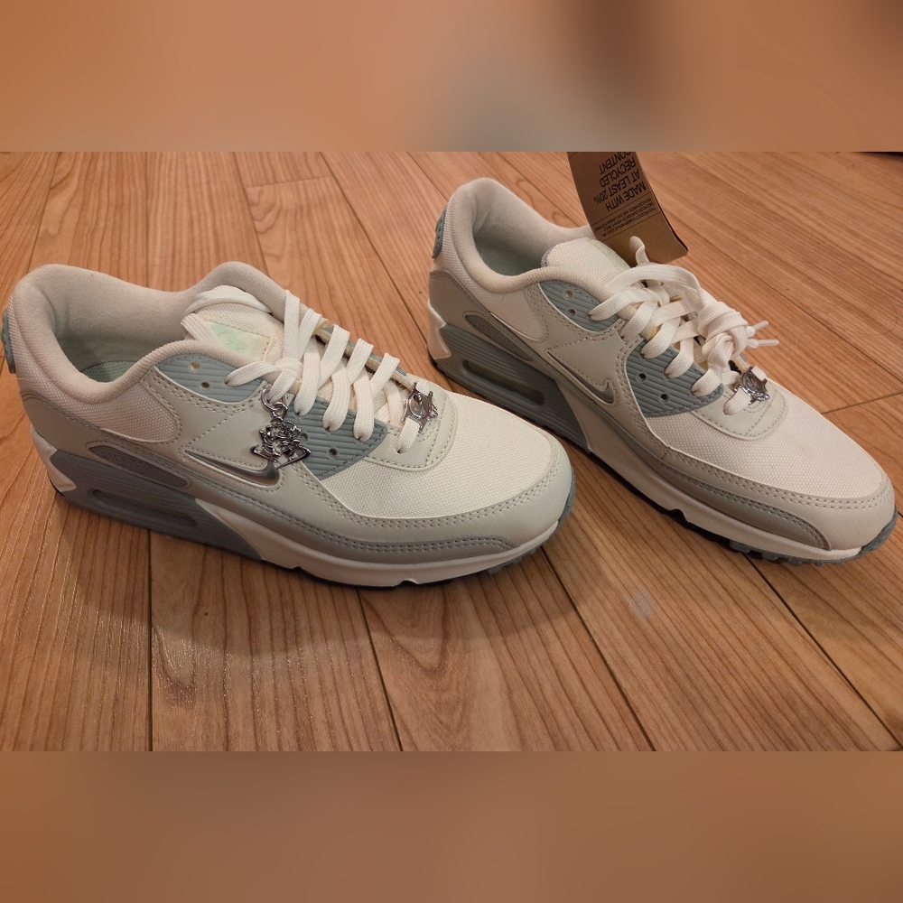 NWT Nike Air Max 90 SE Molten Metal size 9.5 - Picture 3 of 6